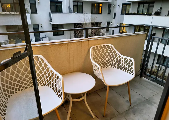 Apartman Ospitalier Clover - 2 King Beds, Free Undgrd Parking, 2bath