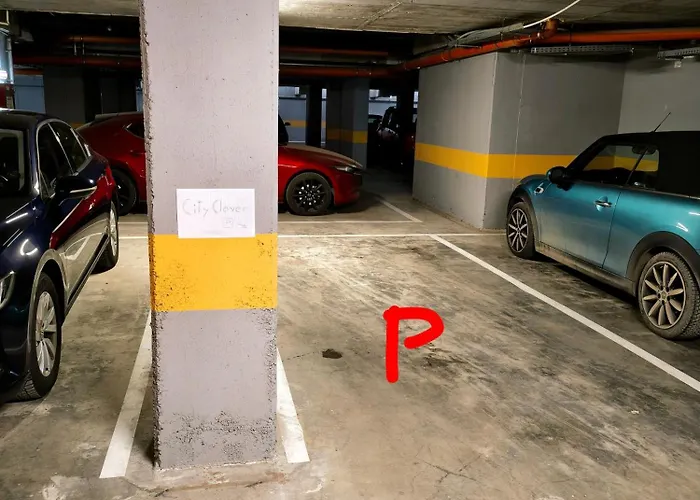 Ospitalier Clover - 2 King Beds, Free Undgrd Parking, 2bath * 蒂米什瓦拉