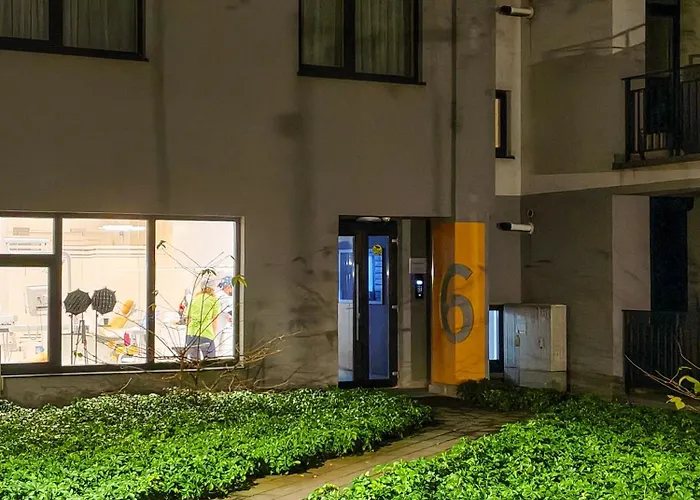 公寓 Ospitalier Clover - 2 King Beds, Free Undgrd Parking, 2bath 蒂米什瓦拉