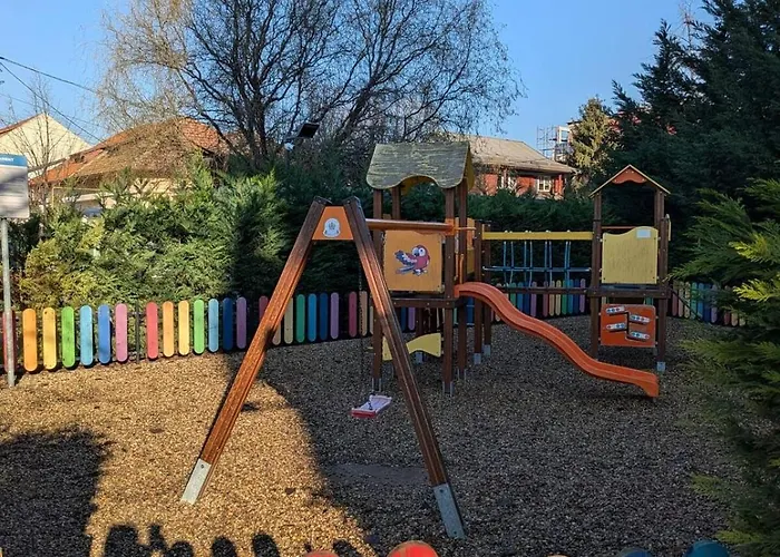 Ospitalier Clover - 2 King Beds, Free Undgrd Parking, 2bath * Temesvár