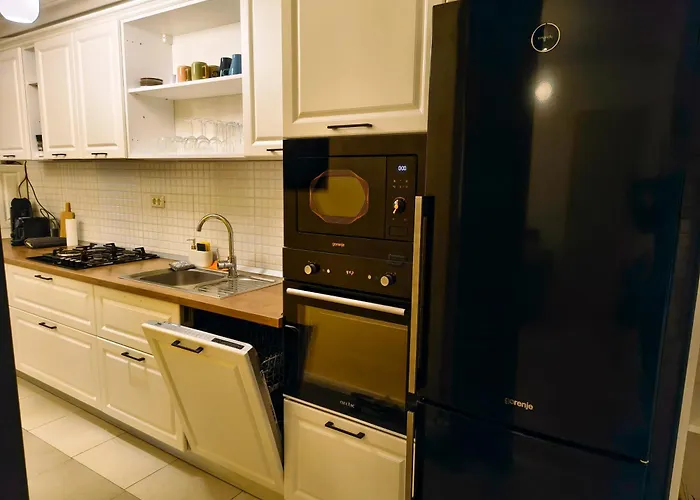 Ospitalier Clover - 2 King Beds, Free Undgrd Parking, 2bath Apartman