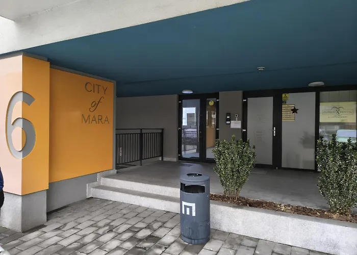 Ospitalier Clover - 2 King Beds, Free Undgrd Parking, 2bath Apartman Temesvár