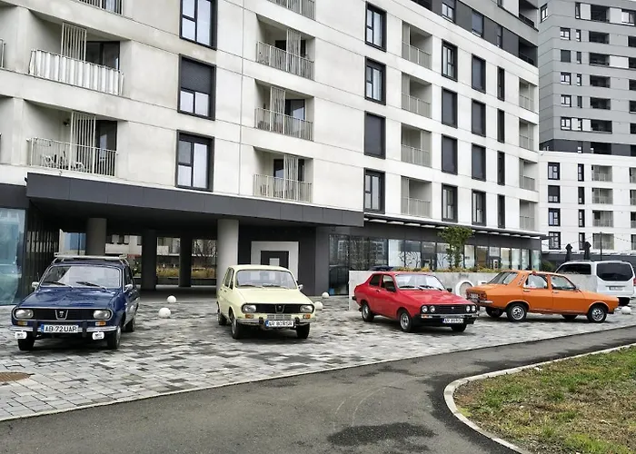 Ospitalier Clover - 2 King Beds, Free Undgrd Parking, 2bath 蒂米什瓦拉