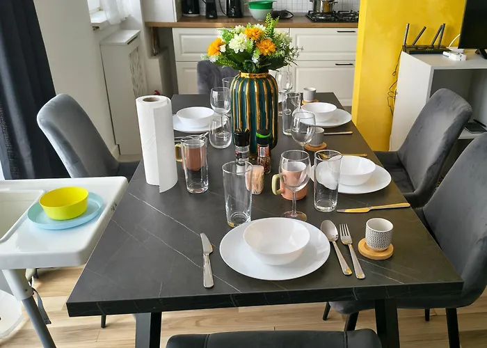 Apartman Ospitalier Clover - 2 King Beds, Free Undgrd Parking, 2bath Temesvár