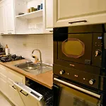 Apartment Ospitalier Clover - 2 King Beds, Free Undgrd Parking, 2bath Timisoara