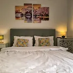Apartment Ospitalier Clover - 2 King Beds, Free Undgrd Parking, 2bath Timisoara