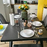 Apartment Ospitalier Clover - 2 King Beds, Free Undgrd Parking, 2bath Timisoara
