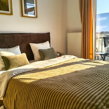 Ospitalier Clover - 2 King Beds, Free Undgrd Parking, 2bath Тімішоара